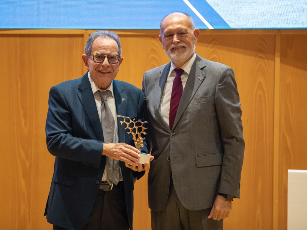 AIQBE entrega al científico Avelino Corma el premio al Fomento y Desarrollo de la Ciencia y la Tecnología en el marco de sus VII Jornadas Técnicas