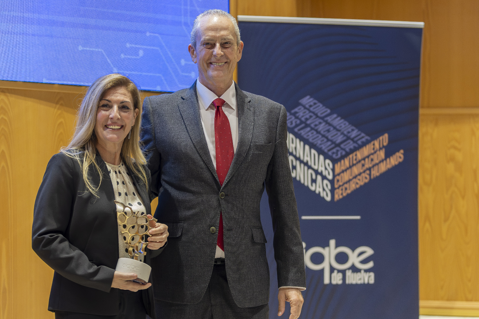 AIQBE distingue a la investigadora Maria del Mar Diaz Requejo con su Premio a la Ciencia y la Tecnologia 2025