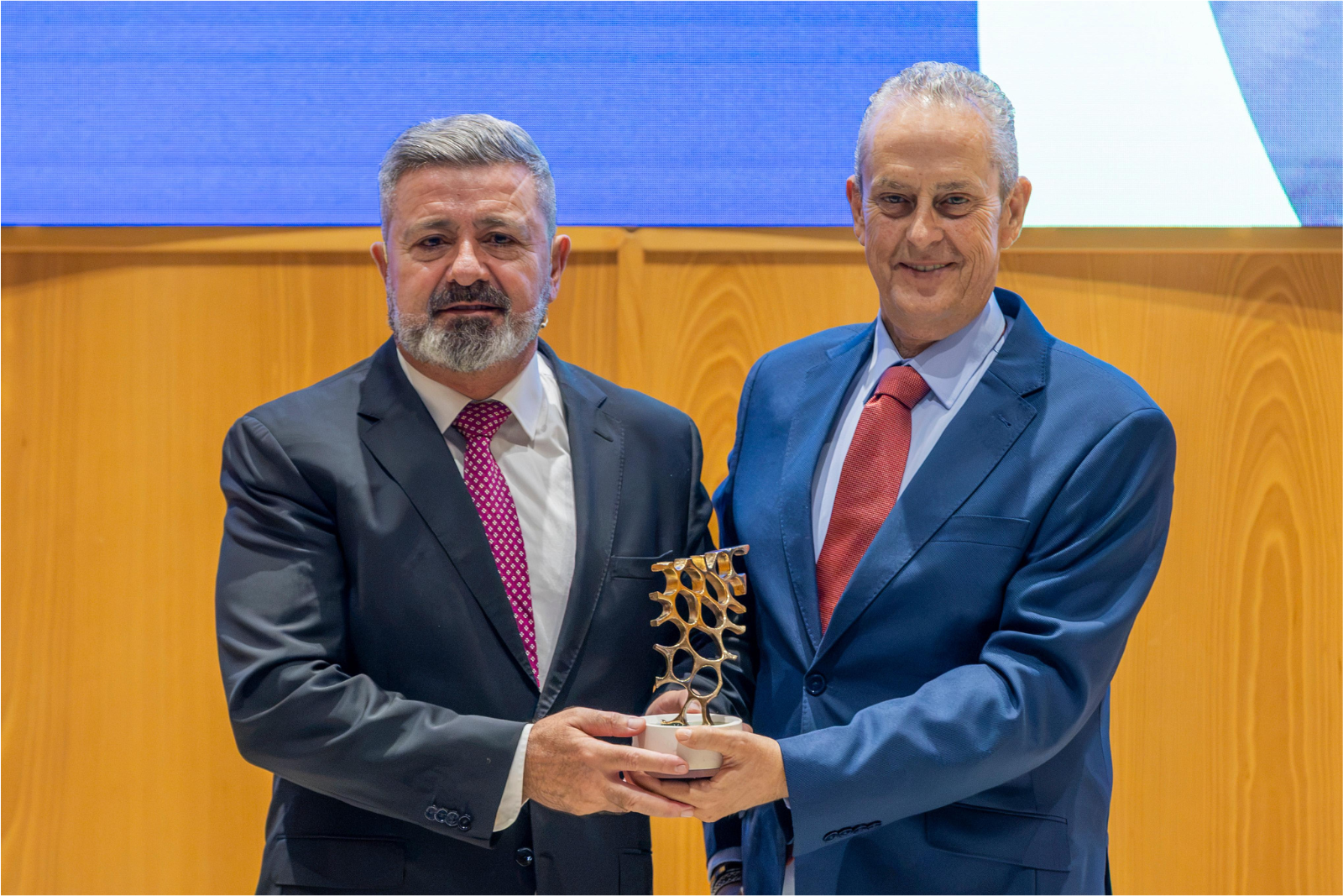 AIQBE reconoce la trayectoria investigadora de Jose Manuel Andujar en sus IX Jornadas Tecnicas
