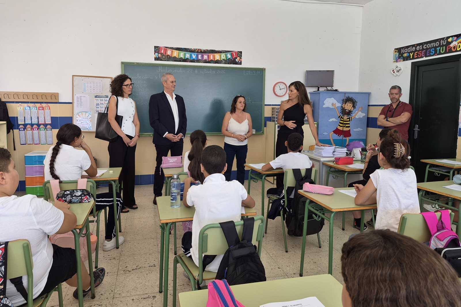 Las agendas escolares de AIQBE llegan a las aulas de Huelva y Palos de la Frontera.