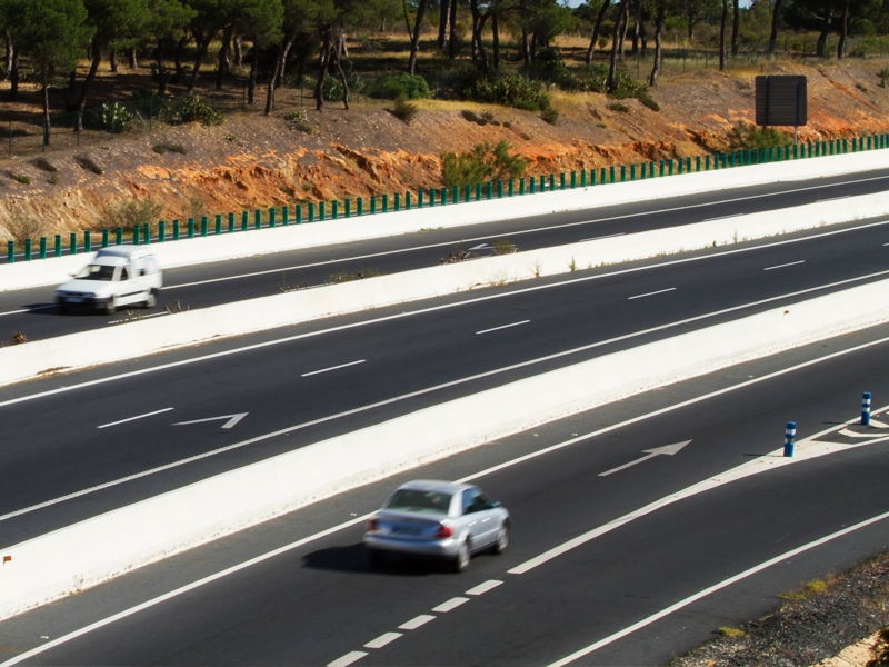 Caminos de asfalto firmes y seguros